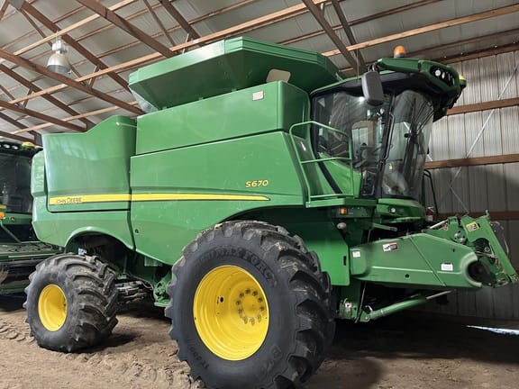 Main image John Deere S670