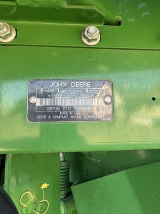 Image of John Deere S670 equipment image 1