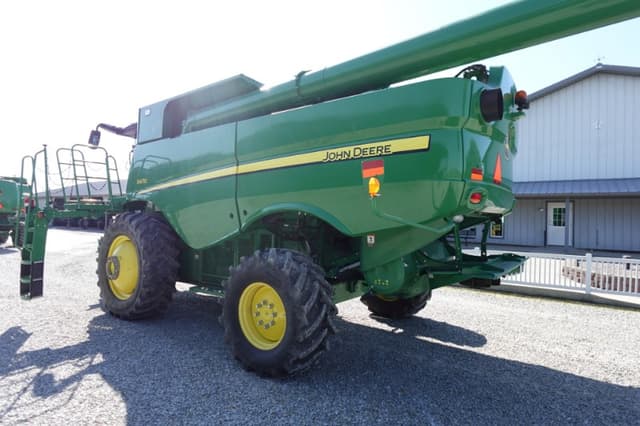 Image of John Deere S670 equipment image 2