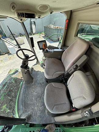 Image of John Deere S670 equipment image 2