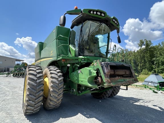 2015 John Deere S670 Equipment Image0