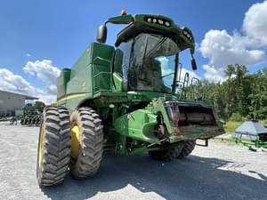 2015 John Deere S670 Image