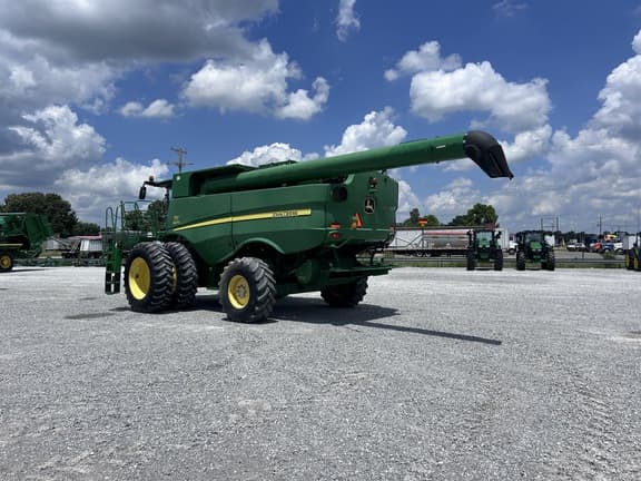 Image of John Deere S670 equipment image 4