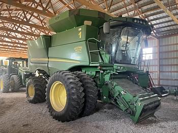 2015 John Deere S670 Equipment Image0