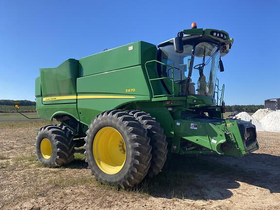 Image of John Deere S670 equipment image 1