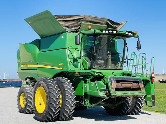 Main image John Deere S670