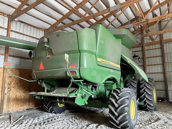 Image of John Deere S670 equipment image 4