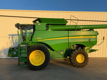 Main image John Deere S670
