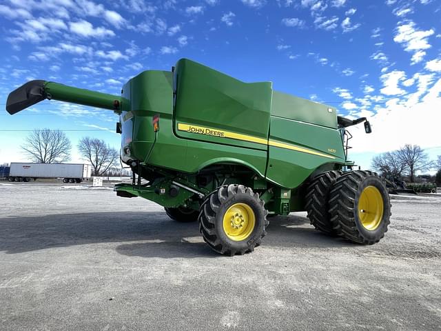 Image of John Deere S670 equipment image 2