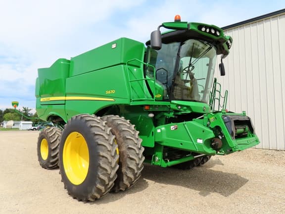 Image of John Deere S670 equipment image 1