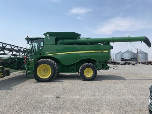 2015 John Deere S670 Image