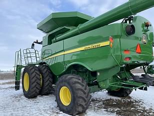 Main image John Deere S670 5