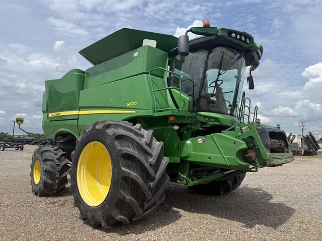 Image of John Deere S670 equipment image 3