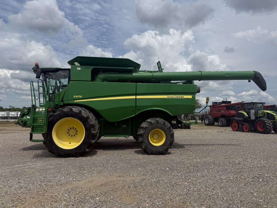 Image of John Deere S670 Primary image
