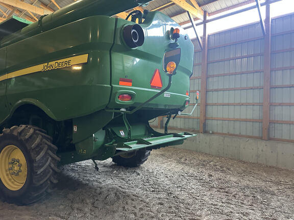 Image of John Deere S670 Image 1
