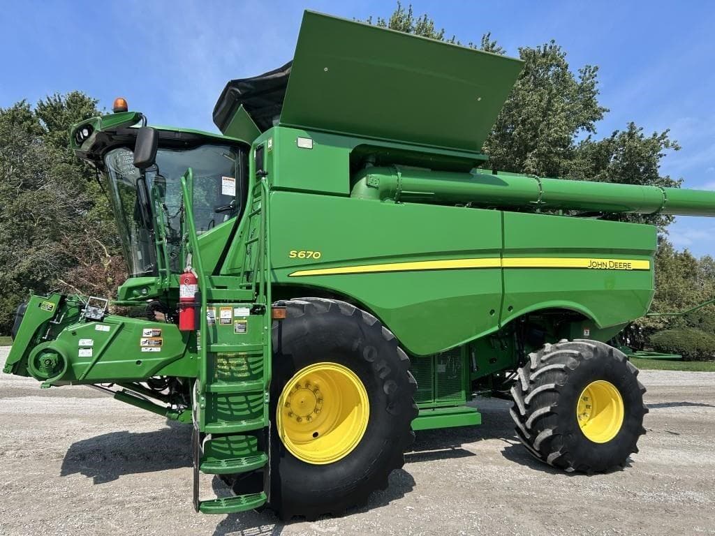 Image of John Deere S670 Primary image