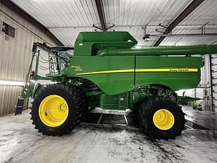 Main image John Deere S670 3