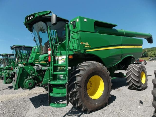 Image of John Deere S670 equipment image 1
