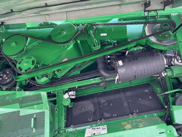 Image of John Deere S670 equipment image 3
