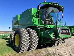 Main image John Deere S680 3