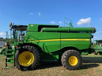 Main image John Deere S680