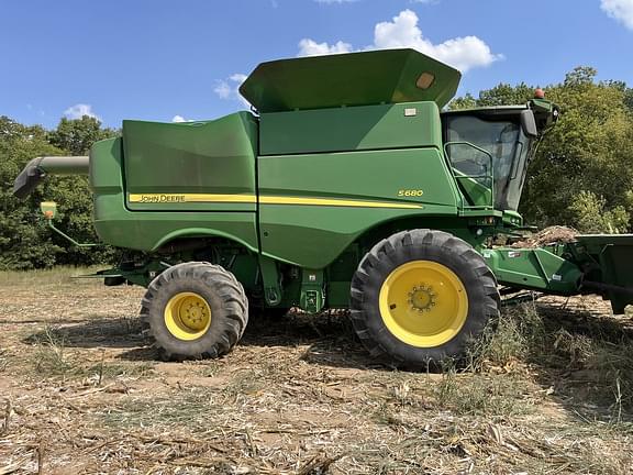 Image of John Deere S680 equipment image 2