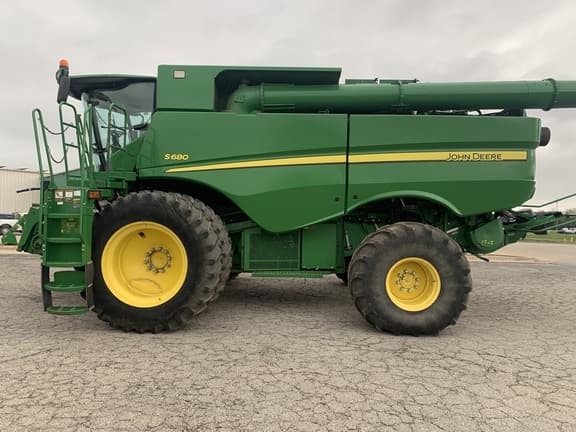 Image of John Deere S680 equipment image 2