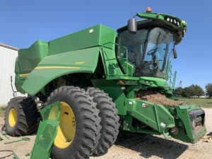 2015 John Deere S680 Image