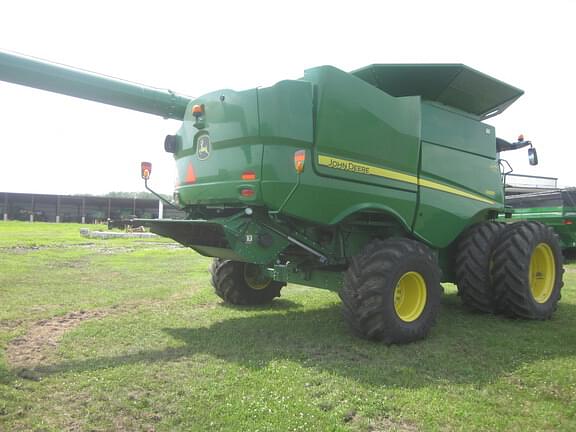 Image of John Deere S680 equipment image 2