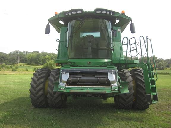 Image of John Deere S680 equipment image 4