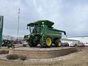 Thumbnail image John Deere S680 0