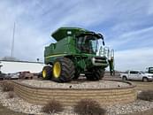 Thumbnail image John Deere S680 1