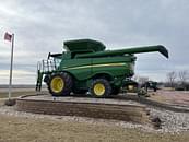 Thumbnail image John Deere S680 3