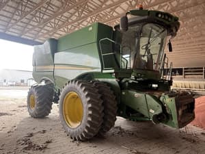 2015 John Deere S680 Image