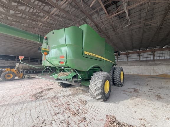 Image of John Deere S680 equipment image 3