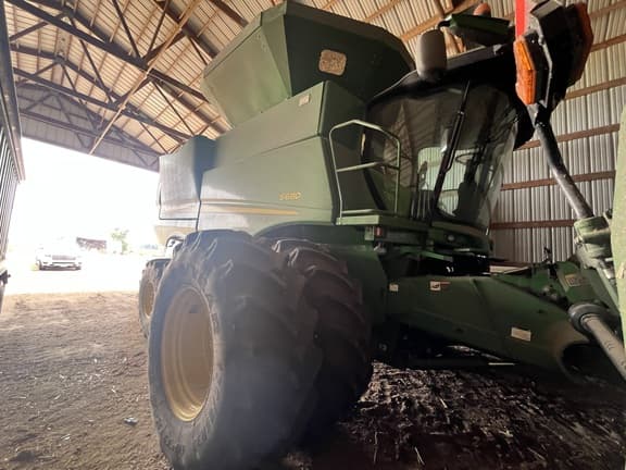 Image of John Deere S680 equipment image 1
