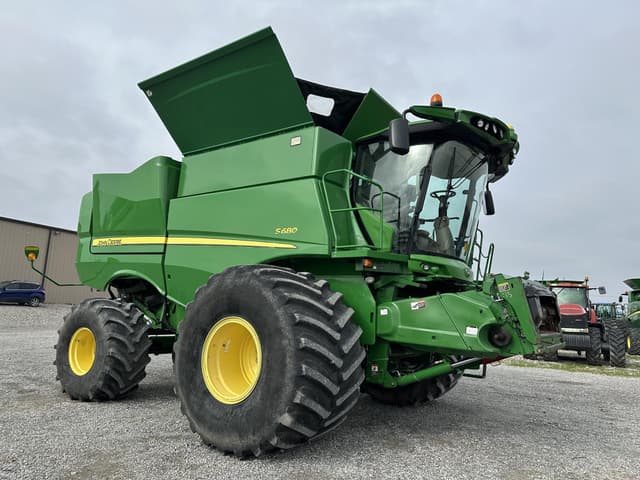 Image of John Deere S680 equipment image 3