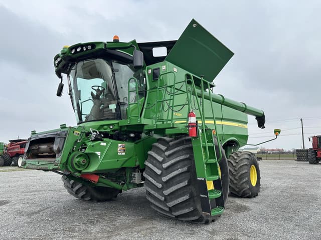 Image of John Deere S680 equipment image 2