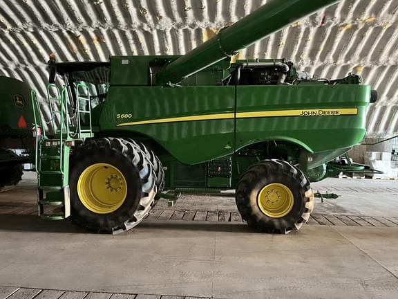 Image of John Deere S680 equipment image 4