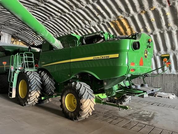 Image of John Deere S680 equipment image 3