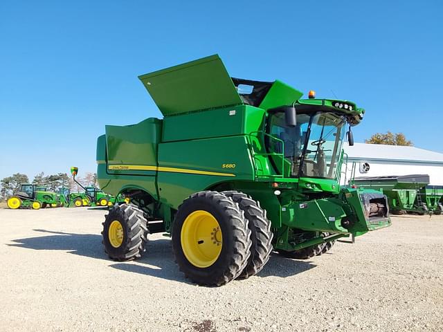 Image of John Deere S680 equipment image 2