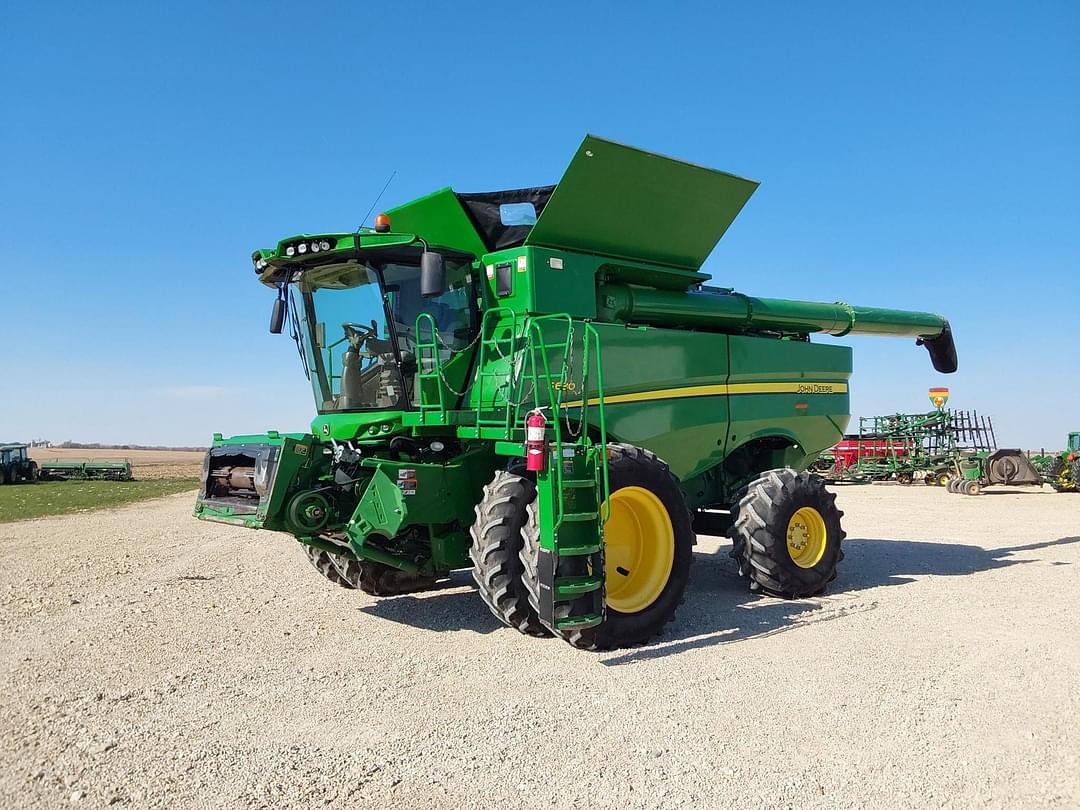 Image of John Deere S680 Primary image