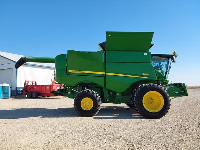 Image of John Deere S680 equipment image 3