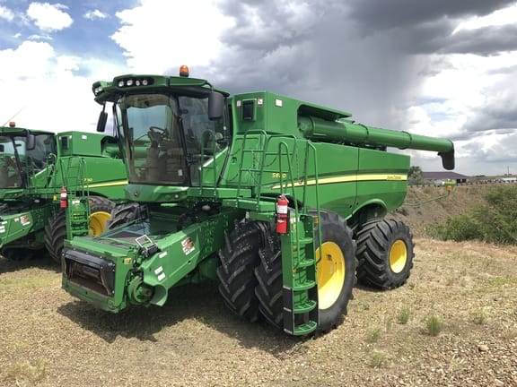 Main image John Deere S680