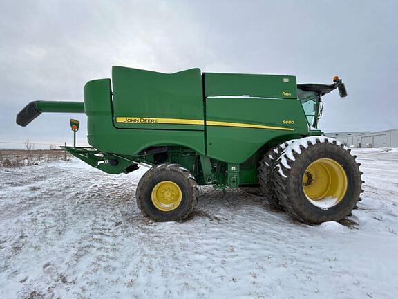 Image of John Deere S680 equipment image 4