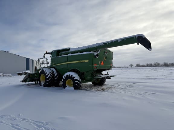 Image of John Deere S680 equipment image 3