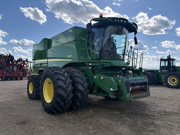 2015 John Deere S680 Equipment Image0