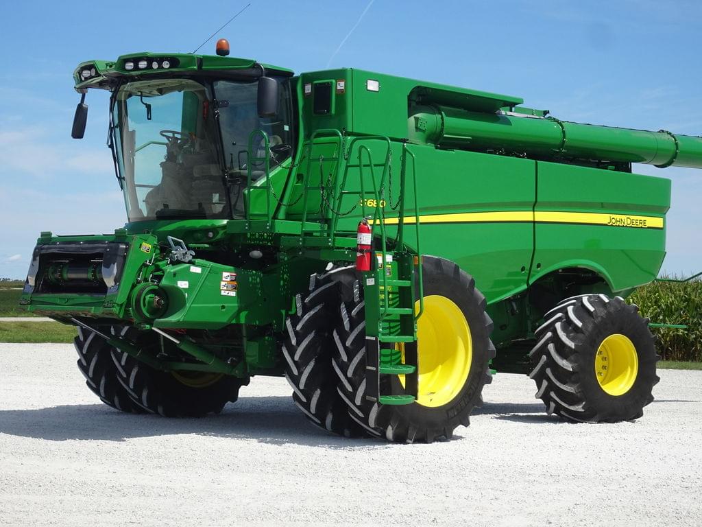 Image of John Deere S680 Primary image