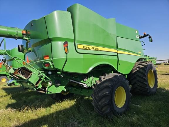 Image of John Deere S680 equipment image 2