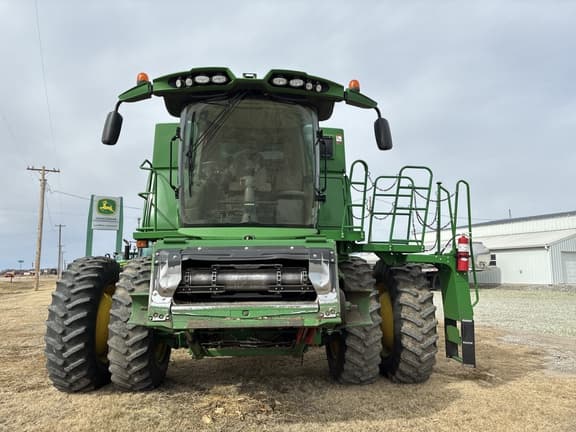 Image of John Deere S680 equipment image 1